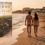 Libro Inferno e Paradiso e una coppia di spalle su una spiaggia naturista al tramonto